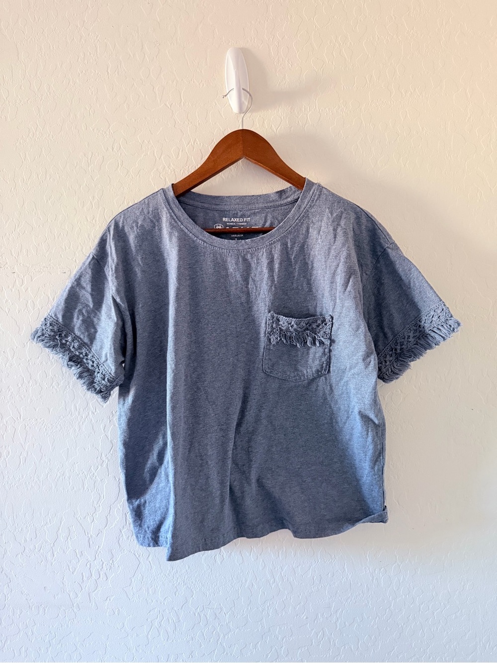 Ariat Women’s Relaxed Fit Fringe Sleeve Pocket Tee Blue Size Large